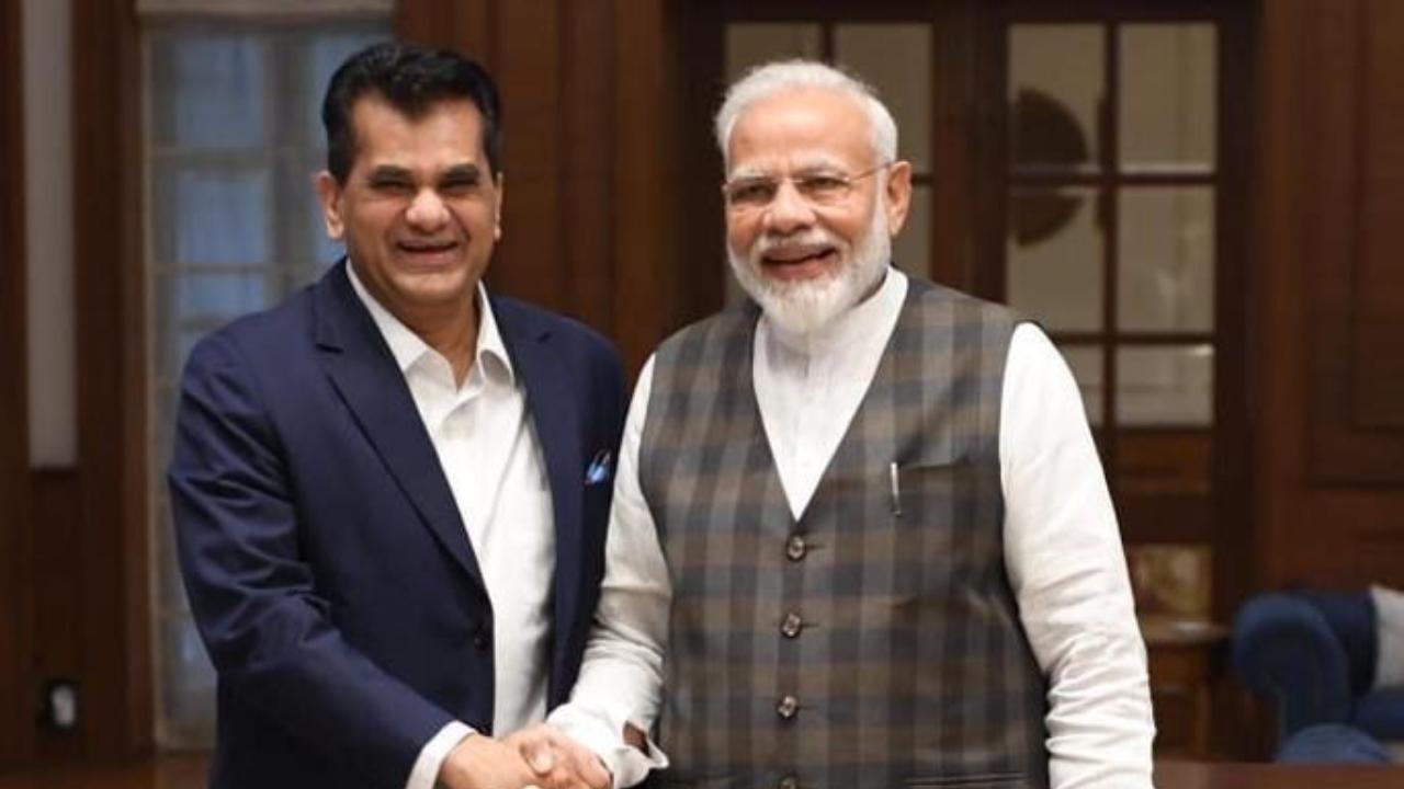 વડાપ્રધાન નરેન્દ્ર મોદી સાથે અમિતાભ કાંત (તસવીર સૌજન્યઃ લિંક્ડઇન)