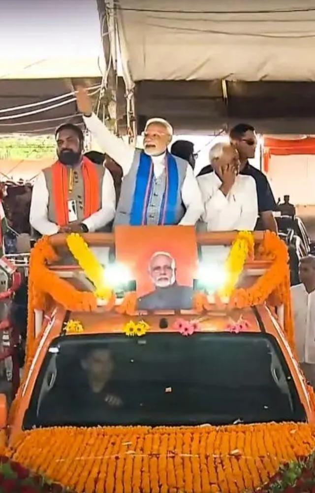 બિહારના સિવાનમાં PM મોદીનો ભવ્ય રોડ શો, CM સાથે થયું સ્વાગત