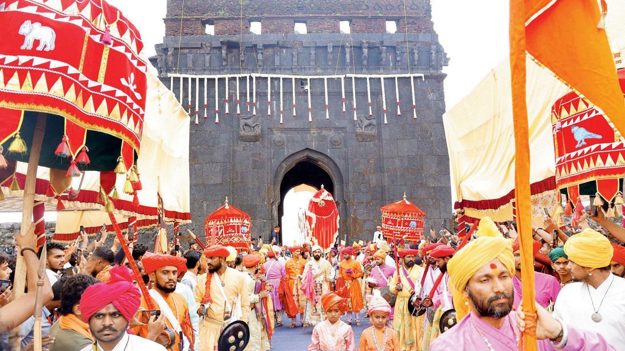 રાયગડમાં શિવપ્રેમીઓનો જલ્લોષ