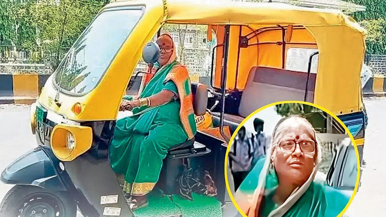 મંગલા આવળે ૬૫ વર્ષ