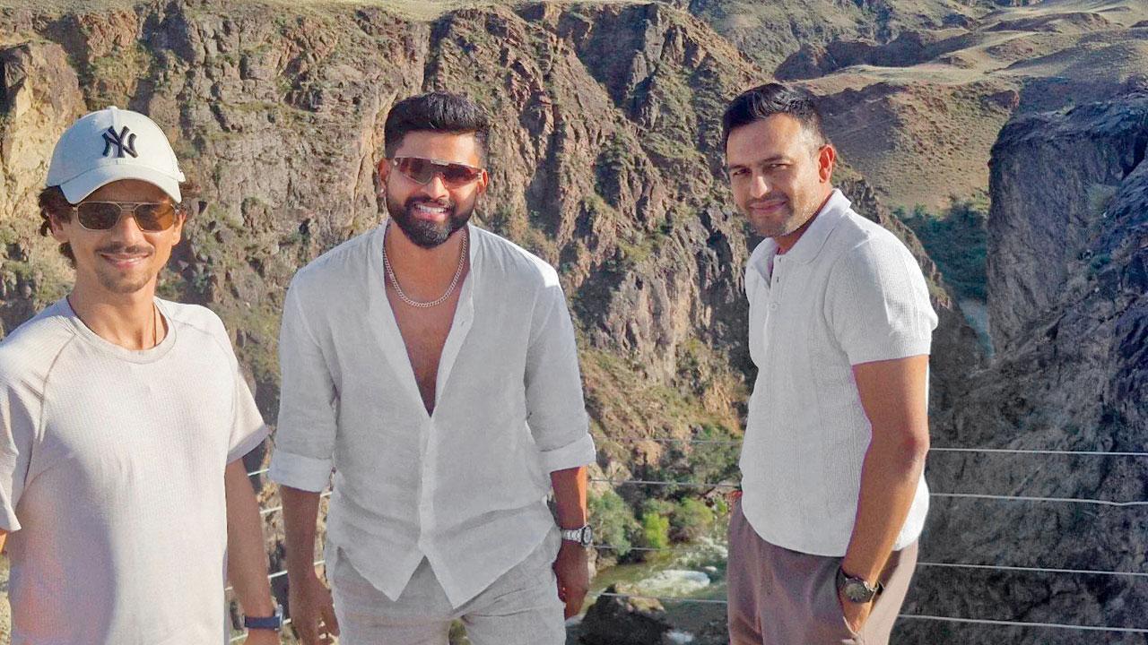 સિદ્ધેશ લાડ સાથે કઝાખસ્તાનમાં વેકેશન એન્જૉય કરી રહ્યો છે શ્રેયસ ઐયર