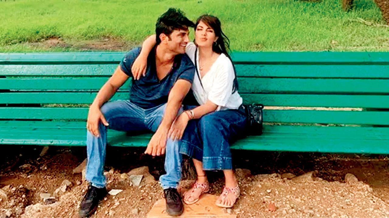 સુશાંત સિંહ રાજપૂત અને રિયા ચક્રવર્તીની ફાઇલ તસવીર