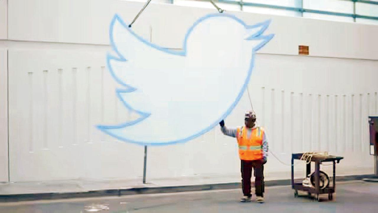 ટ‍્વિટરનો ૨૫૪ કિલોનો પંખીનો લોગો વેચાવા નીકળ્યો છે