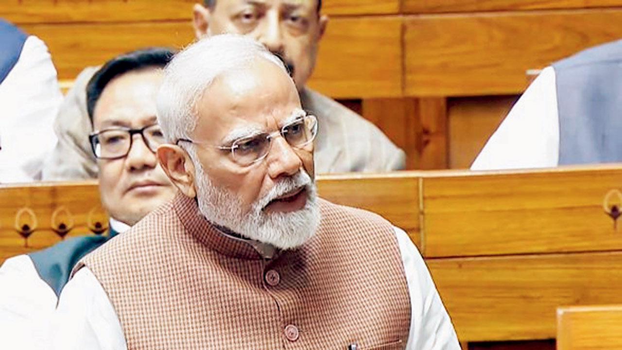 ગઈ કાલે લોકસભામાં બોલતા નરેન્દ્ર મોદી.