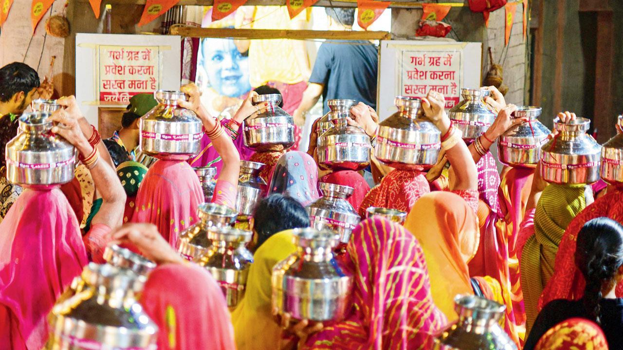 ન્યૂઝ શોર્ટમાં : બિકાનેરમાં હનુમાનજીની મૂર્તિ પર સહસ્ર જલાભિષેક