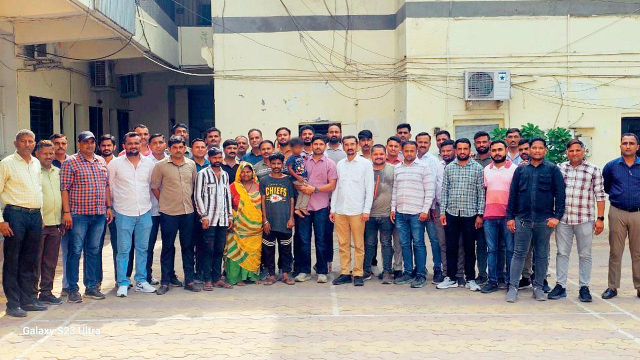 અપહરણ કરાયેલી બાળકીને શોધીને તેના પેરન્ટ્સને સુપરત કરાઈ હતી.