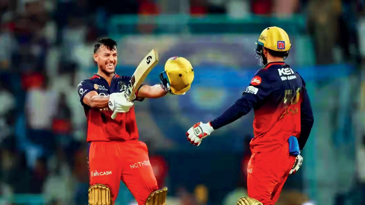 જિતેશ શર્મા અને મયંક અગરવાલે શાનદાર પાર્ટનરશિપ કરીને બૅન્ગલોર માટે ઐતિહાસિક રન-ચેઝ કર્યા.