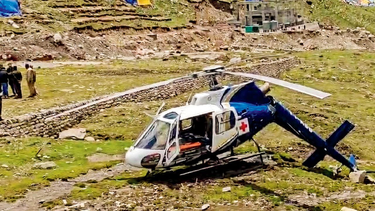 કેદારનાથમાં ઍર ઍમ્બ્યુલન્સ લૅન્ડિંગ વખતે ક્રૅશ થઈ