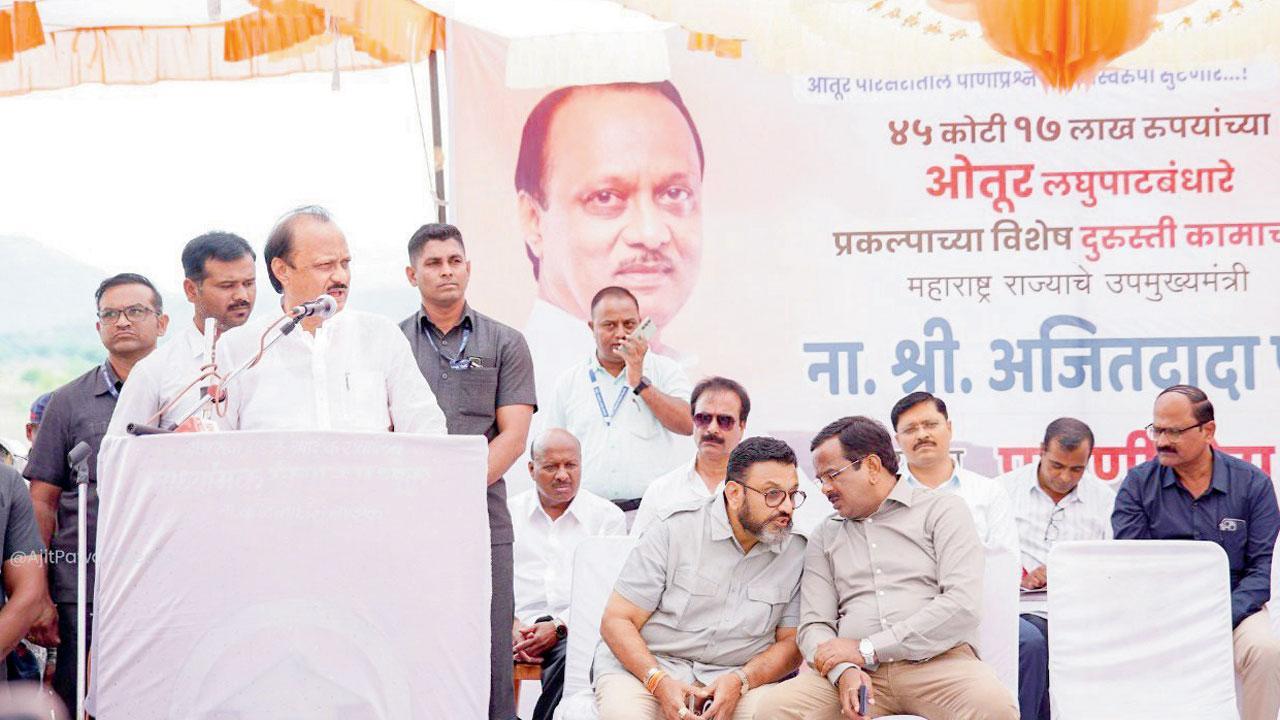 નાશિકમાં આયોજિત એક કાર્યક્રમમાં અજિત પવારે પક્ષના કાર્યકરોને ગઈ કાલે સંબોધન કર્યું હતું.