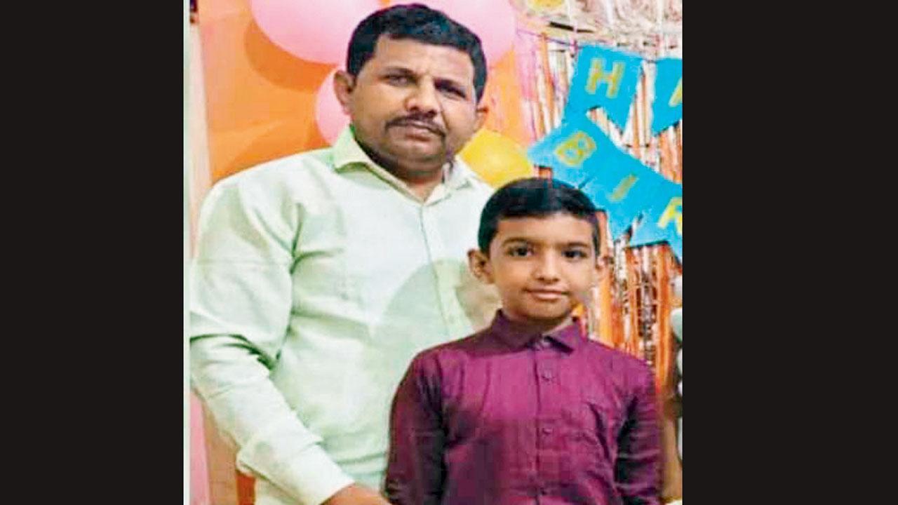 આગમાં જીવ ગુમાવનારા અકોલાના પિતા-પુત્ર સચિન અને સ્વરાજ ઠાકરે.