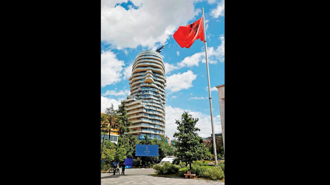  ૮૫ મીટર ઊંચું બિલ્ડિંગ