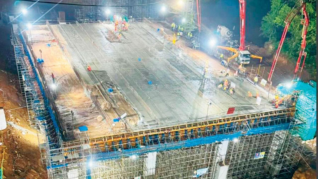 બુલેટ ટ્રેનના વિરાર સ્ટેશનનો પહેલો સ્લૅબ નખાયો