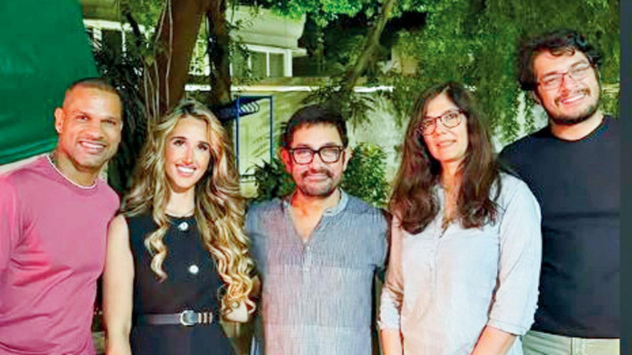 લંચ-ડેટ પરથી પરત ફરી રહેલા આ ત્રણેયનો વિડિયો સોશ્યલ મીડિયા પર વાઇરલ બન્યો છે