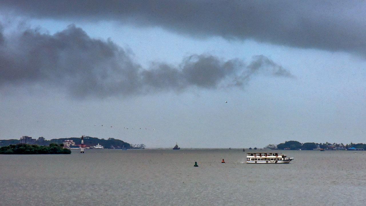 ગઈ કાલે કોચીમાં વરસાદી વાતાવરણ.