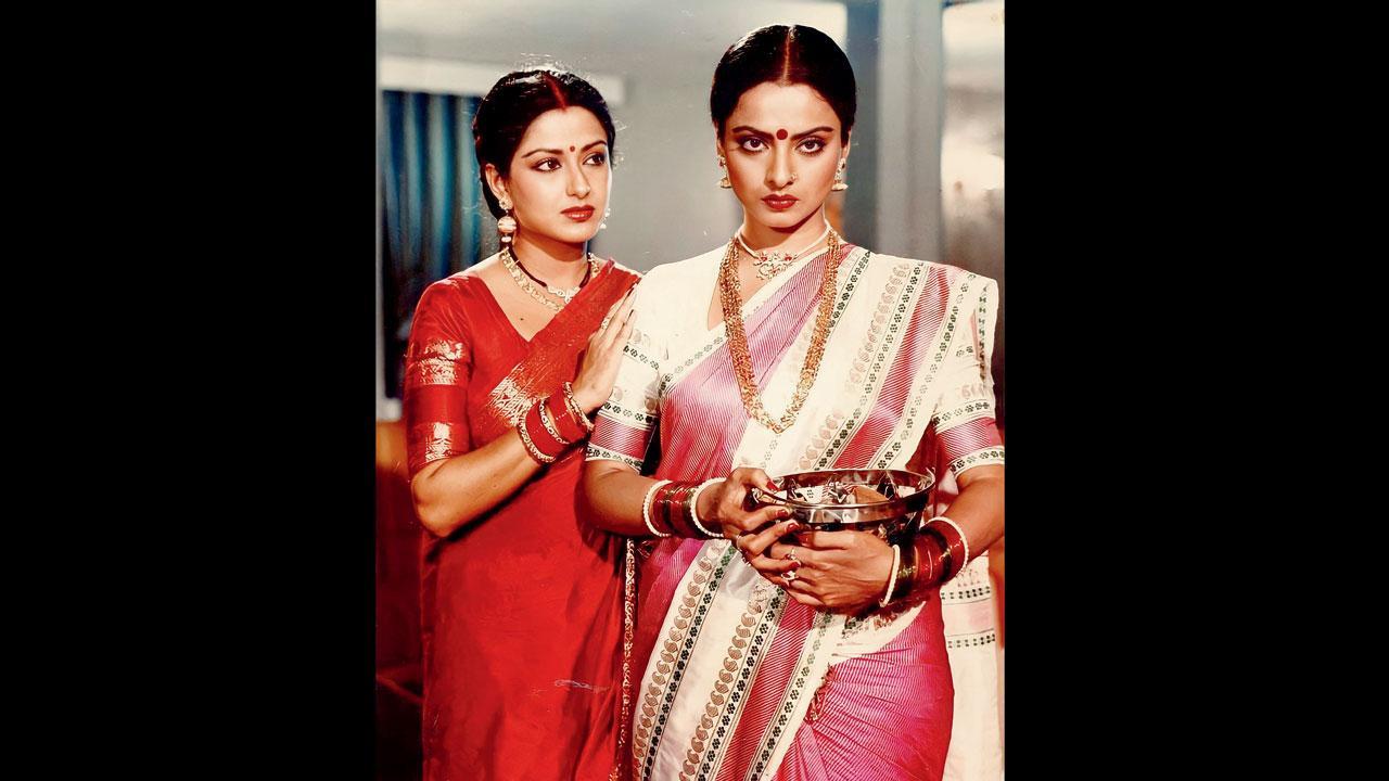 મૌસમી ચૅટરજી અને રેખા