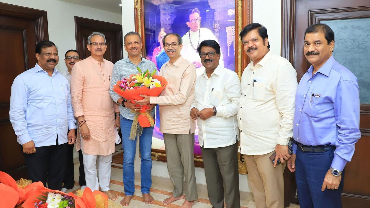 ઉદ્ધવ ઠાકરેએ શિવસેનાના સચિવ અને ધારાસભ્ય મિલિંદ નાર્વેકરને તેમના જન્મદિવસની શુભેચ્છા પાઠવી (તસવીર: X)