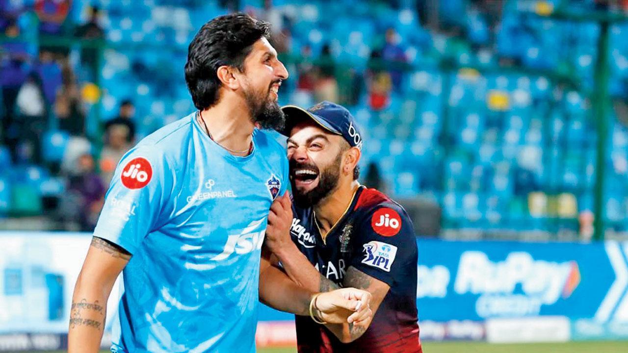 IPLમાં મજાક-મસ્તી કરતા વિરાટ કોહલી અને ઇશાન્ત શર્મા.