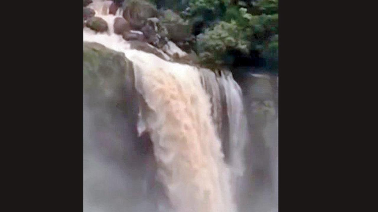 મહાબળેશ્વરમાં લિંગમળા ધોધ