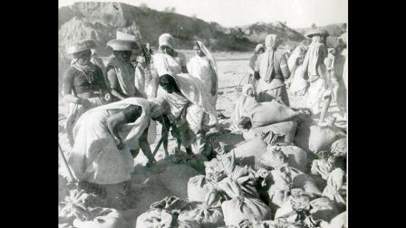 કચ્છના માધાપરમાં રનવે બનાવતી મહિલાઓ 