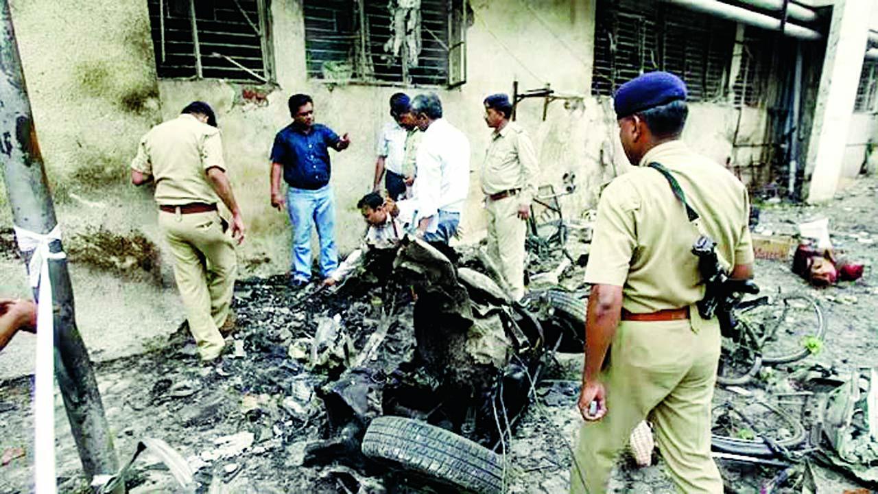 ૨૦૦૮માં એલ. જી. હૉસ્પિટલની બહાર ઊભેલી કારમાં વિસ્ફોટકો ભરીને બ્લાસ્ટ કરવામાં આવ્યો હતો. ફાઇલ તસવીર
