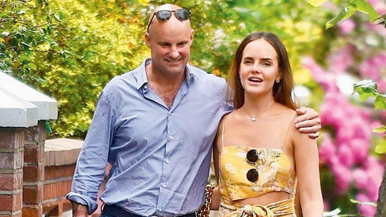 ઇંગ્લૅન્ડનો ભૂતપૂર્વ કૅપ્ટન સ્ટ્રૉસ ૧૮ વર્ષ નાની ગર્લફ્રેન્ડ સાથે લગ્ન કરશે