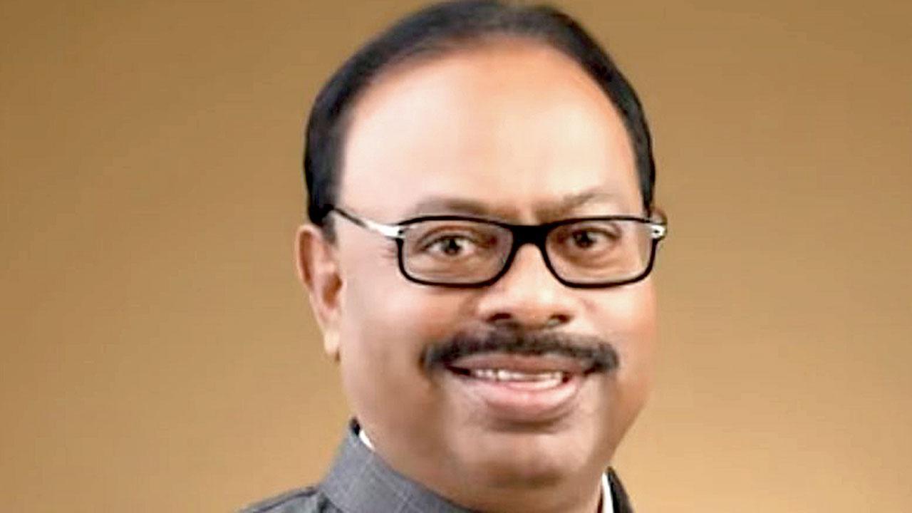 રેવન્યુ મિનિસ્ટર ચંદ્રશેખર બાવનકુળે