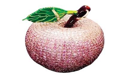 ગોલ્ડ-ડાયમન્ડથી જડિત સફરજન