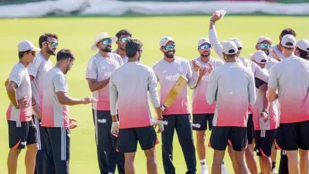 પ્રૅક્ટિસ-સેશન દરમ્યાન મસ્તી-મશ્કરી કરતા ભારતીય પ્લેયર્સ
