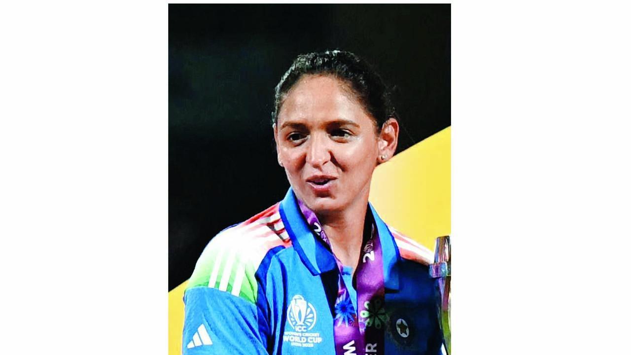 વિમેન્સ વર્લ્ડ કપ ચૅમ્પિયન કૅપ્ટન હરમનપ્રીત કૌર
