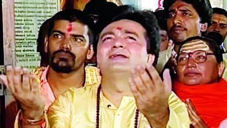 આ વિડિયોમાં હનુમાન ચાલીસાનું પઠન હરિહરન કરે છે અને મ્યુઝિક કમ્પોઝિશન લલિત સેનનું છે