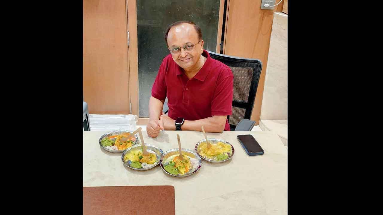 ખમણ બનાવવા જતાં લોચો લાગી ગયો અને આપણને લોચો મળી ગયો