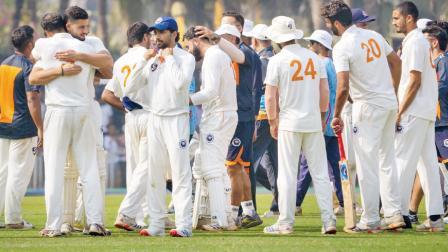 જીતની ઉજવણી કરતા જમ્મુ અને કાશ્મીરના પ્લેયર્સ