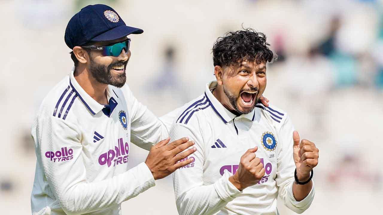 કુલદીપ યાદવે શાનદાર બોલિંગ કરીને સાઉથ આફ્રિકાની બે વિકેટ લીધી હતી.