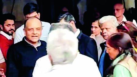 જેપી ઇન્ફ્રાટેક લિમિટેડના મૅનેજિંગ ડિરેક્ટર મનોજ ગૌરની ગઈ કાલે ધરપકડ કરીને એન્ફોર્સમેન્ટ ડિરેક્ટરેટ દ્વારા દિલ્હીની પટિયાલા હાઉસ કોર્ટમાં રજૂ કરવામાં આવ્યા હતા.