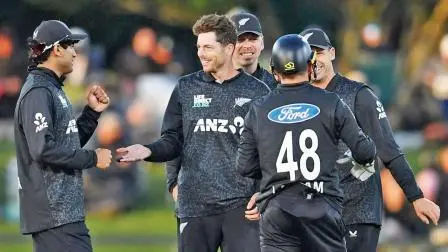 વેસ્ટ ઇન્ડીઝને જીતવા માટે અંતિમ ઓવરમાં ૨૦ રન જોઈતા હતા પણ મિચલ સૅન્ટનર ઍન્ડ કંપનીએ માત્ર ૧૨ રન આપીને ટાર્ગેટ ડિફેન્ડ કર્યો હતો