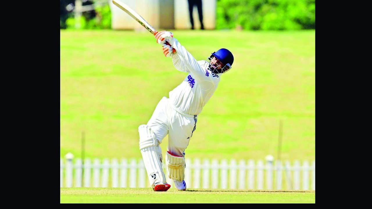 રિષભ પંત પહેલી ઇનિંગ્સમાં ફ્લૉપ રહ્યા બાદ બીજી ઇનિંગ્સમાં સંકટમોચક બનીને ચમક્યો