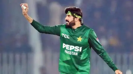 પાકિસ્તાની સ્પિનર ઉસ્માન તારિક ૧૮ રનમાં હૅટ-ટ્રિક સહિત ૪ વિકેટ લઈને પ્લેયર ઑફ ધ મૅચ બન્યો