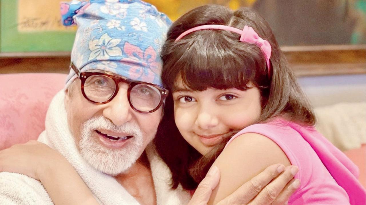 પૌત્રી આરાધ્યા સાથે અમિતાભ બચ્ચન