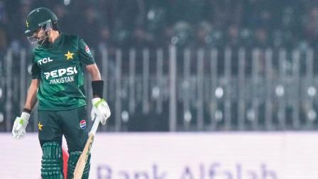 બાબર ઝીરો રનમાં આઉટ થઈ ગયો હતો