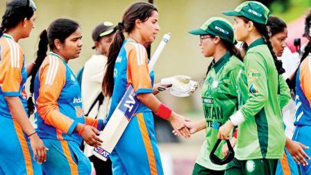 ભારતીય મહિલા ટીમે પાકિસ્તાનના ખેલાડીઓ સાથે મિલાવ્યા હાથ