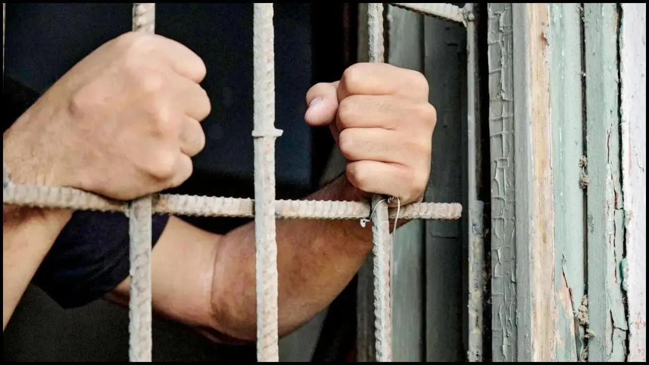 પ્રતીકાત્મક તસવીર (સૌજન્ય: મિડ-ડે)