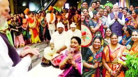 ગઈ કાલે જોહનિસબર્ગમાં ‘ગંગા મૈયા’ ગીત માણી રહેલા નરેન્દ્ર મોદી. ભારતીય સમુદાયના લોકો સાથે નરેન્દ્ર મોદી.