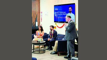 ન્યુ યૉર્કના મેયર તરીકે ચૂંટાયા પછી ઝોહરાન મમદાની ગઈ કાલે સાઉથ એશિયન કમ્યુનિટી અને ગુજરાતી-ભારતીય લીડર્સને મળ્યા હતા ત્યારે તેમનાં પત્ની રમા દુવાજીએ ગુજરાતી સાડી પહેરી હતી.