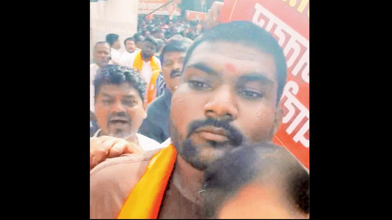 MNSના કાર્યકરની ચેઇન સેરવતો આરોપી વિડિયોમાં દેખાઈ આવ્યો હતો