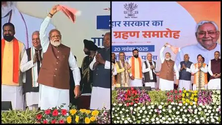 આ કાર્યક્રમમાં પીએમ મોદીના બિહારી સ્ટાઈલમાં ગમછો લહેરાવવાની ક્ષણ ખૂબ જ વયરલ થઈ રહી છે. (તસવીરો: એજન્સી)