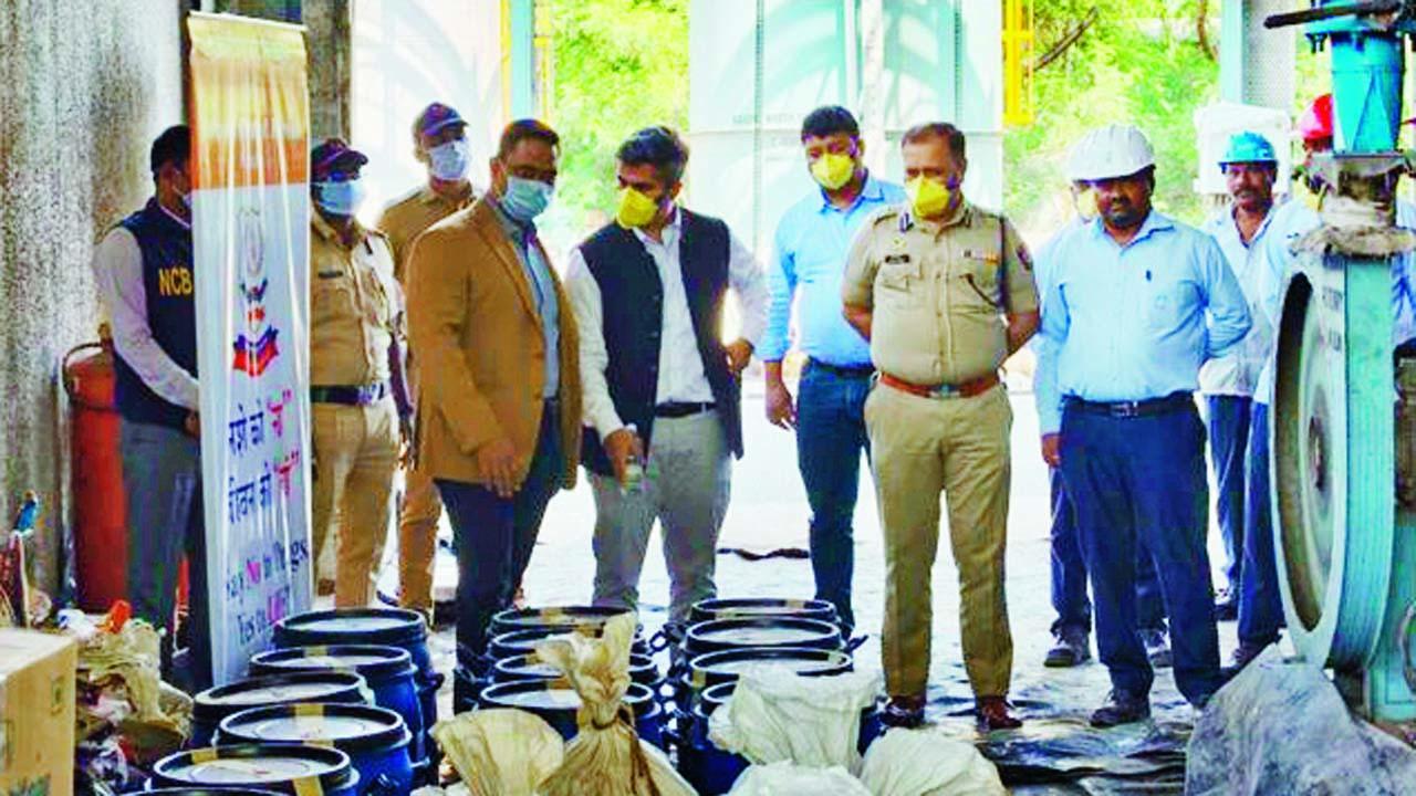 મુંબઈ અને દિલ્હીમાંથી જપ્ત કરાયેલાં નાર્કોટિક્સનું પ્રી-ટ્રાયલ ડ્રગ ડિસ્પોઝલ ઑપરેશન હાથ ધરવામાં આવ્યું હતું.