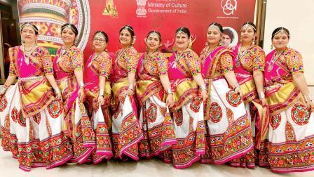 ડાન્સ-ગ્રુપ