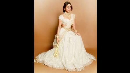 વારાણસીના ટીઝર લૉન્ચિંગ માટે યોજાયેલી ગ્રૅન્ડ ઇવેન્ટમાં પ્રિયંકા ચોપડાનો રાજકુમારી જેવો લુક