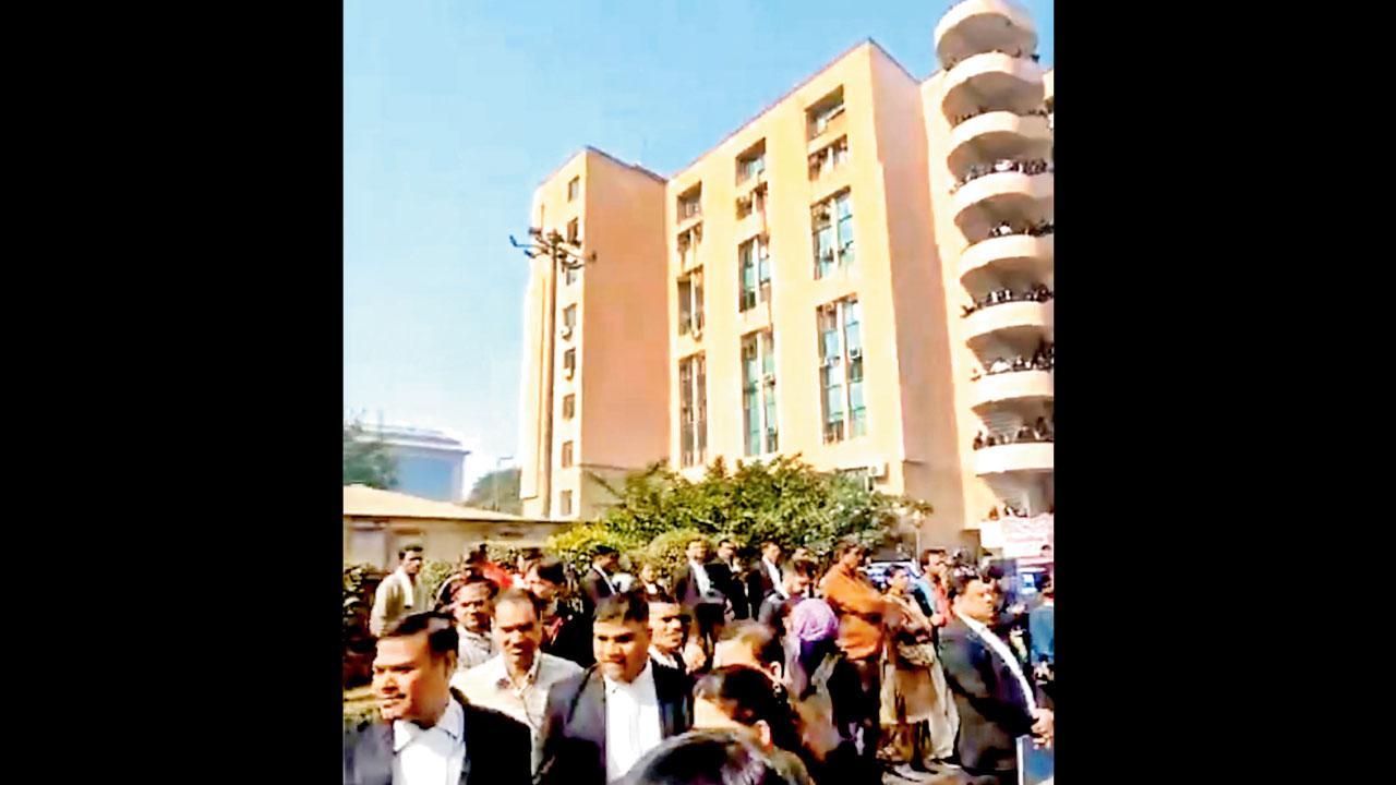 સાકેત કોર્ટ