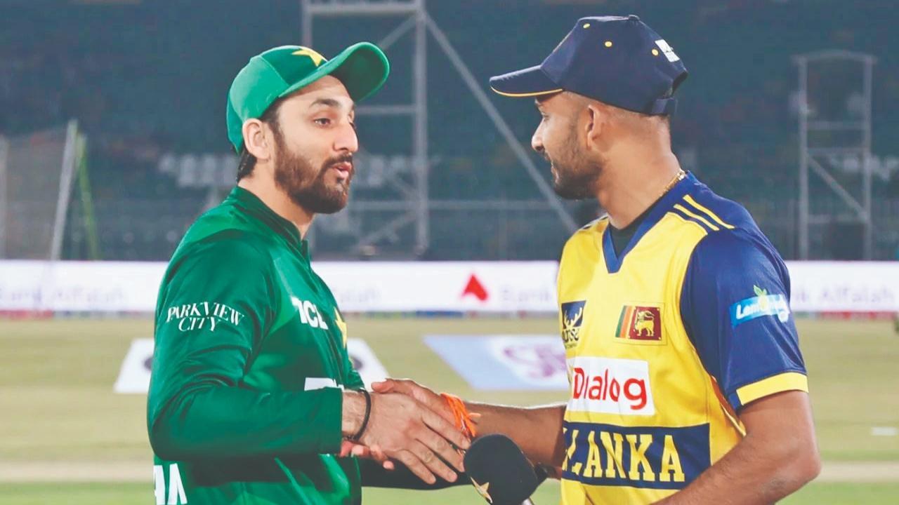 પાકિસ્તાનનો કૅપ્ટન સલમાન અલી આગા અને શ્રીલંકાનો ઇન્ચાર્જ-કૅપ્ટન દાસુન શનાકા